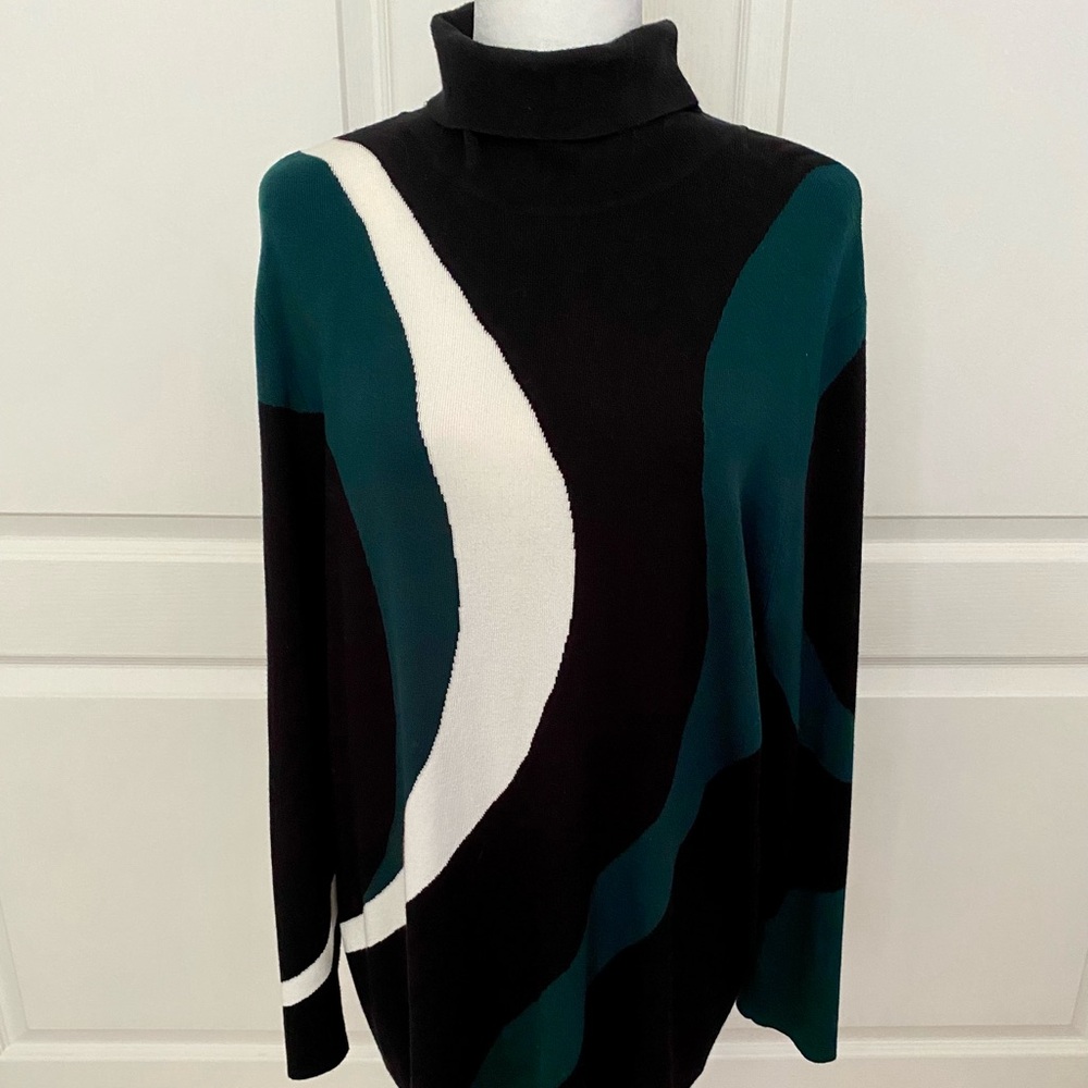 Turtleneck Colorblock Sweater in Black, White & Teal